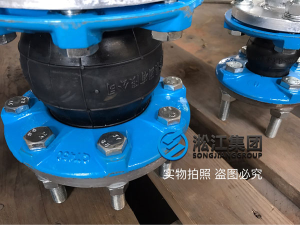 新型橡膠接頭生產出來后的第一件事就是壓力檢測 新型橡膠接頭生產出來后的第一件事就是壓力檢測