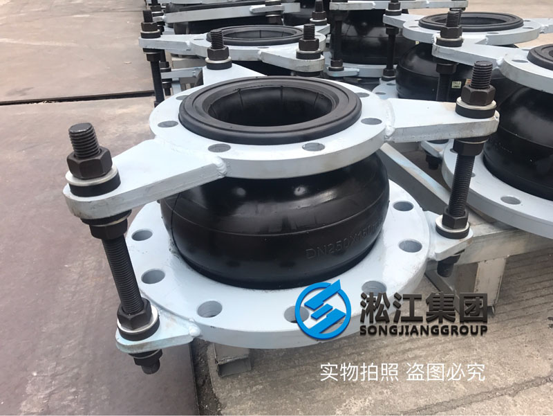 板式換熱機組用高壓異徑橡膠接頭發貨現場 板式換熱機組用高壓異徑橡膠接頭發貨現場