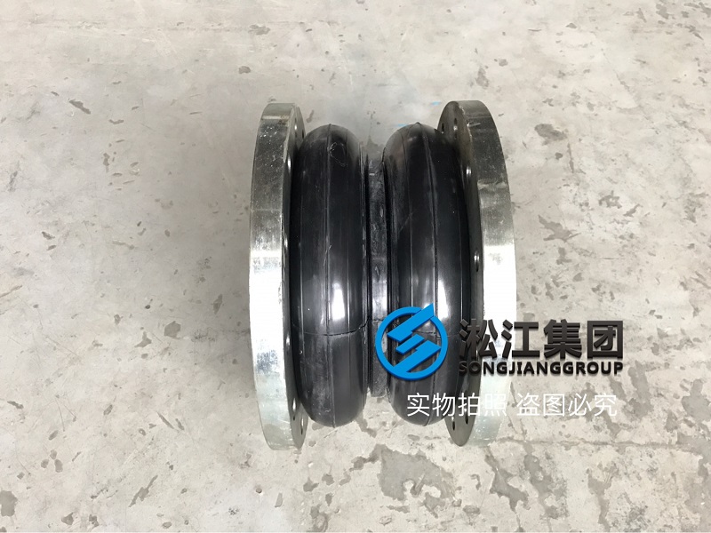 為鋼廠連鑄設(shè)備訂制的橡膠接頭準(zhǔn)備裝機(jī) 為鋼廠連鑄設(shè)備訂制的橡膠接頭準(zhǔn)備裝機(jī)