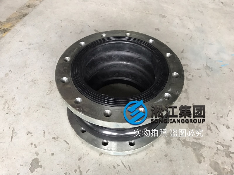 為鋼廠連鑄設(shè)備訂制的橡膠接頭準(zhǔn)備裝機(jī) 為鋼廠連鑄設(shè)備訂制的橡膠接頭準(zhǔn)備裝機(jī)
