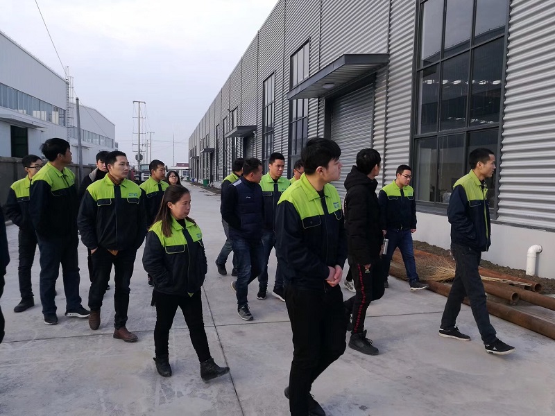 南通工廠上班第一天進行全面培訓 南通工廠上班第一天進行全面培訓