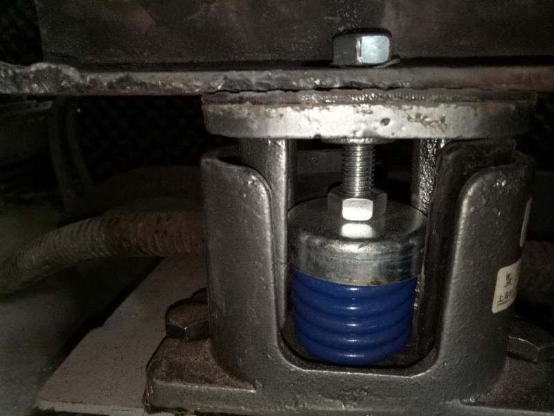 風(fēng)機(jī)安裝彈簧減震器后直接壓扁了怎么辦? 風(fēng)機(jī)安裝彈簧減震器后直接壓扁了怎么辦?